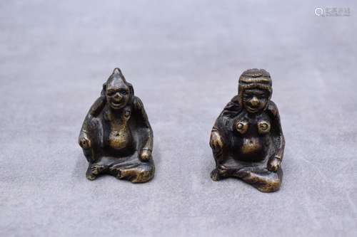 JAPON. Lot de deux personnages en bronze