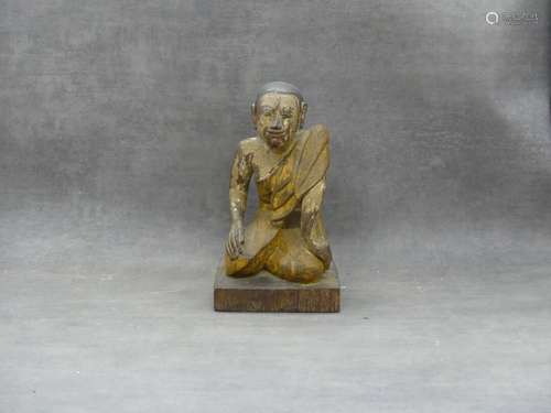 ASIE. Dignitaire en bois polychrome