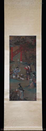 A CHINESE SILK PAINTING DEPICTING FIGURES STORY