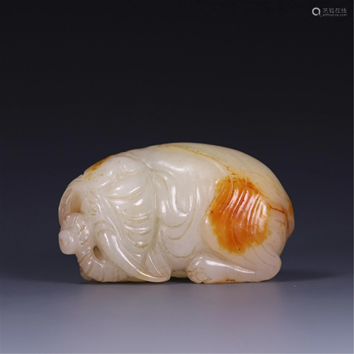 AN ELEPHANT SHAPED JADE CARVING