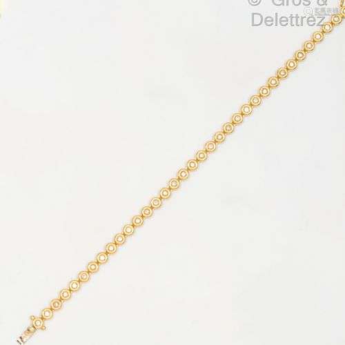 Bracelet souple en or jaune, entièrement serti de diamants t...