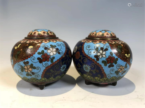 PAIR OF JAPANESE CLOISONNE JARS AND COVER