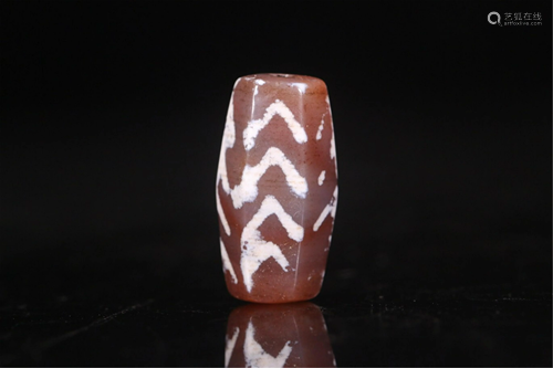 A HEXAGONAL AGATE BEAD