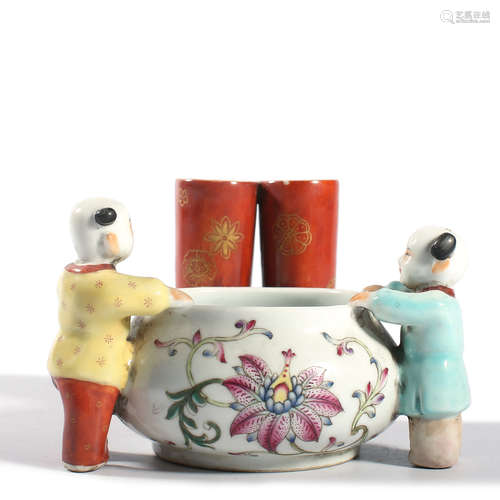 A Yangcai Figurine Jar