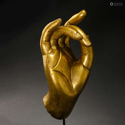 GILT BRONZE BUDDHA HAND, TANG DYNASTY, CHINA