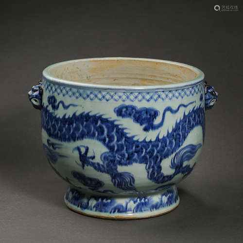 A LARGE POT WITH DRAGON PATTERN, THE KANGXI PERIOD, CHINA