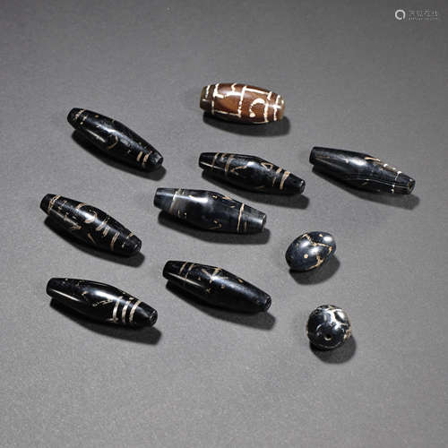 A SET OF ANCIENT INDIAN DZI BEADS