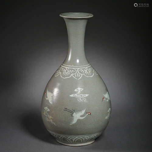 ANCIENT KOREAN CELADON YUHUCHUN VASE