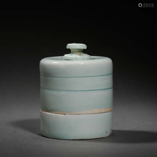 HUTIAN WARE CELADON BOX WITH LID, SOUTHERN SONG DYNASTY, CHI...