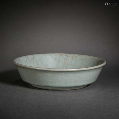 SONG DYNASTY, CHINESE  GUAN WARE CELADON BRUSH WASHER