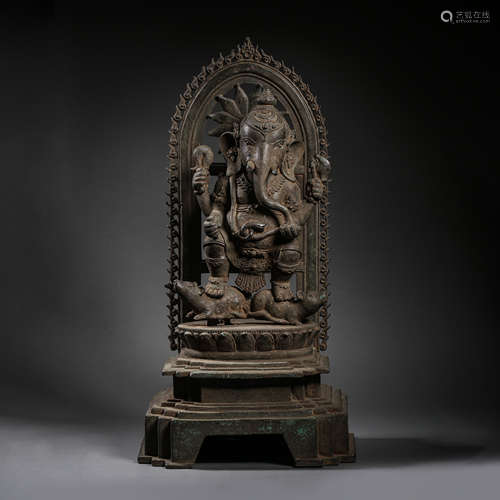 ANCIENT BRONZE BUDDHA STATUE IN INDIA