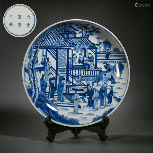 A BLUE AND WHITE PORCELAIN FIGURE PLATE, KANGXI PERIOD OF TH...