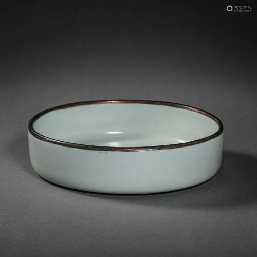 SONG DYNASTY, CHINESE  GUAN WARE CELADON BRUSH WASHER