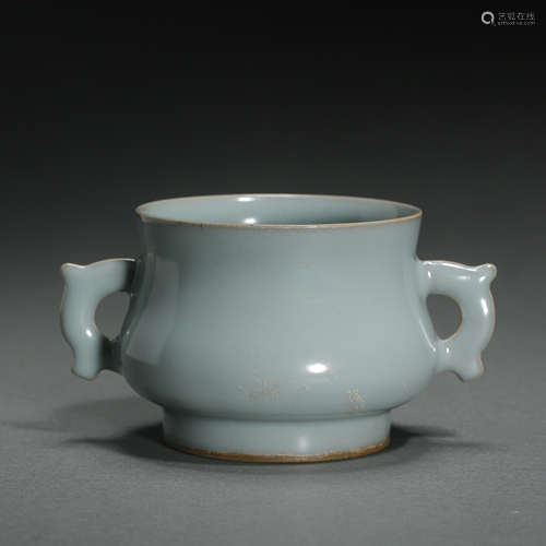 SOUTHERN SONG DYNASTY, LONGQUAN WARE CELADON FURNACE