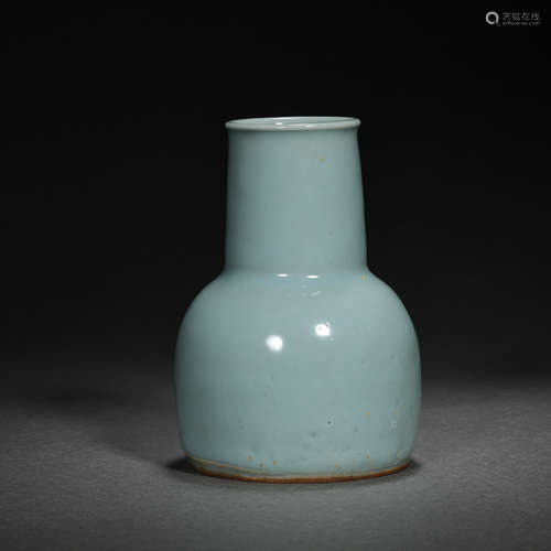 LONGQUAN WARE CELADON LONG-NECKED VASE, SOUTHERN SONG DYNAST...