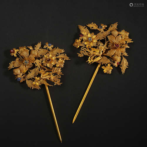 A PAIR OF PURE GOLD HAIRPINS, THE QING DYNASTY, CHINA