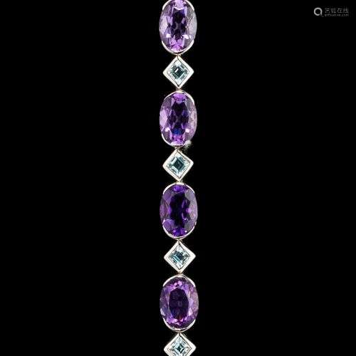 *Bracelet serti d'améthystes taille ovale (env. 16,5 ct) sép...