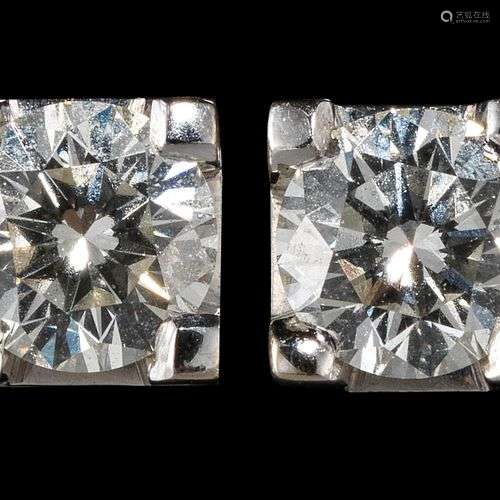 Clous d'oreilles sertis de diamants (env. 0,75 ct) Or gris 7...