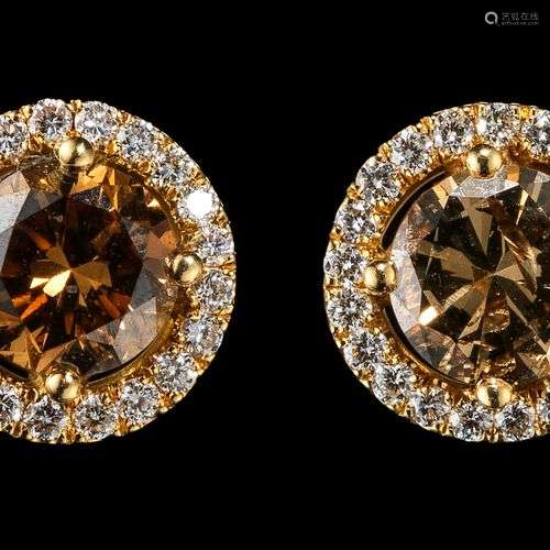 Clous d'oreilles sertis de diamants cognac (env. 1 ct) entou...