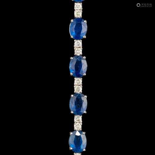 *Bracelet ligne composé de saphirs taille ovale (env. 31 ct)...