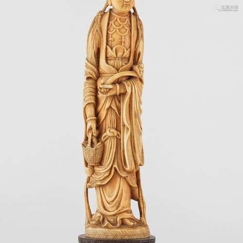 Guanyin, Chine, XIXe s Ivoire, H 24 cm