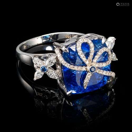 *Bague sertie d'une tanzanite taille coussin (13,9 ct) Rehau...