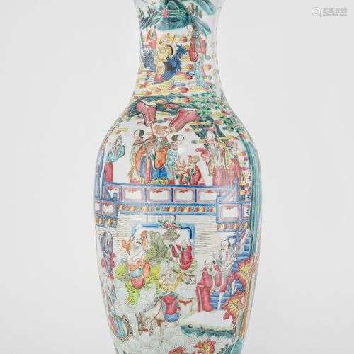 Vase, Chine, Canton, XIXe s Porcelaine émaillée polychrome à...