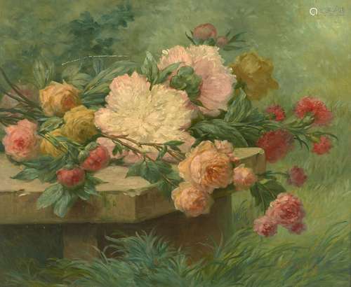 Edmond MAIRE 1862 - 1914Jeté de roses et de pivoines sur un ...