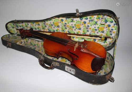 老旧小提琴