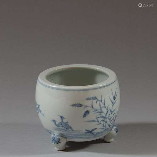 JAPON Brûle-parfum en porcelaine blanc bleu à décor d'oiseau...