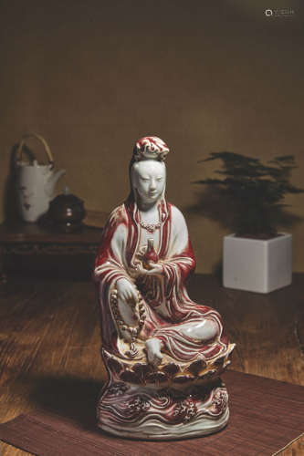 A LANGYAOHONG FIGURE OF GUANYIN