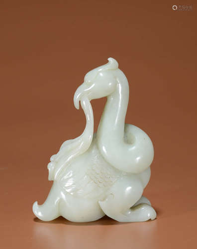 A HETIAN WHITE JADE CARVING OF BIRD