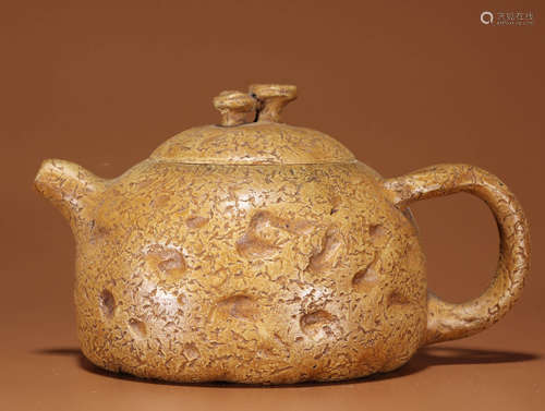 A ZISHA TEA POT