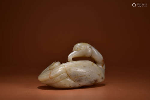 A WHITE JADE CARVING OF GOOSE