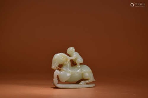 A GREY AND WHITE JADE CARVING OF MONKEY AND HORSE