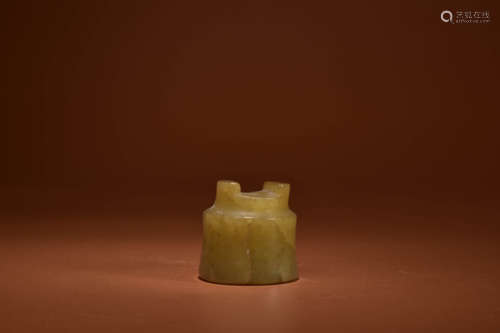 A YELLOW JADE INCENSE HOLDER