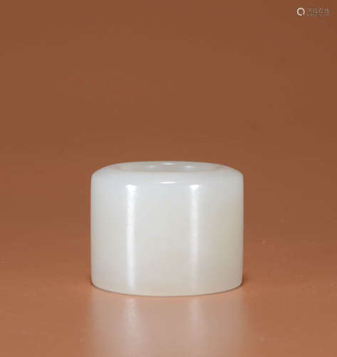 A HETIAN WHITE JADE THUMB RING