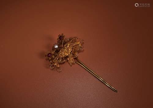 A SILVER GILDING FILIGREE HAIR PIN