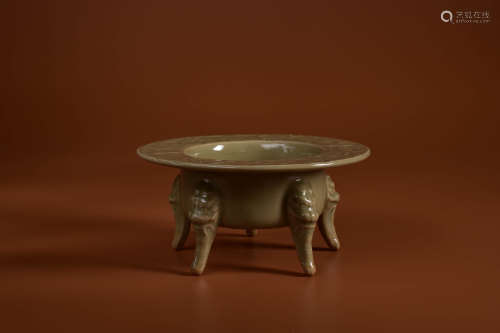 A YAOZHOU KILN INCISED WHITE-STAND FLORAL INCENSE BURNER