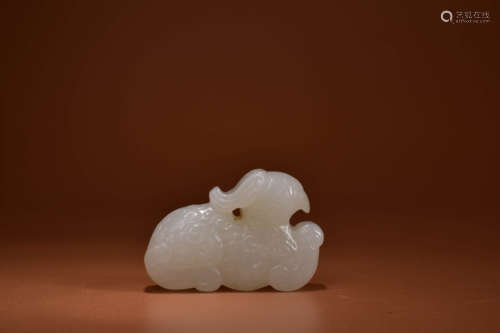 A WHITE JADE CARVING OF PHOENIX BIRD