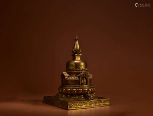 A GILT BRONZE STATUE OF MANDALA