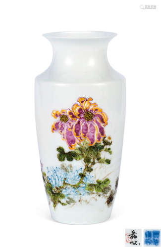 60年代 高白泥釉中彩菊花瓶