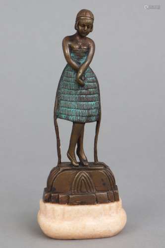 Bronzefigur im Stile der 1920er Jahre ¨Tänzerin im Charlesto...