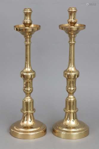 Paar Messing-Leuchter des frühen 19. Jahrhunderts