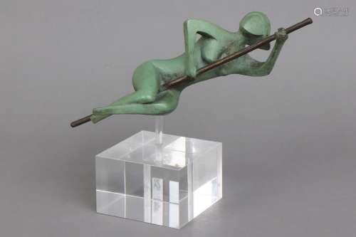 AXEL RICHTER (*1960) Bronzefigur ¨Fliegende Hexe mit Besenst...