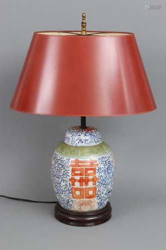 Tischlampe mit Fuß in Form eines chinesischen Ingwertopfes/V...