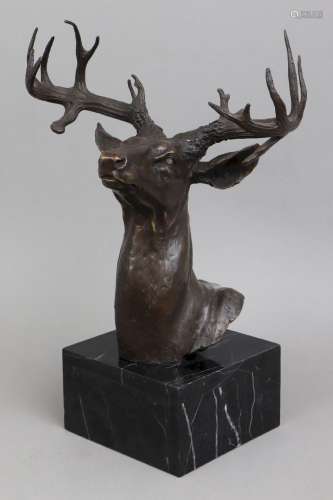 Bronzefigur ¨Hirschkopf mit großem Geweih¨