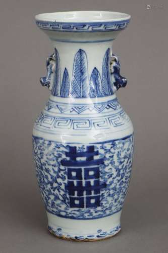 Chinesisches Vasengefäß mit Blaumalerei