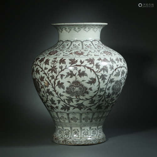 Ming Dynasty,Blue and White Glaze Red Flower Pattern Jar