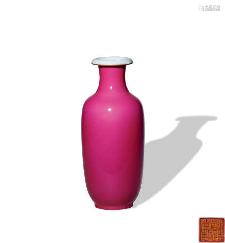民国 “静远堂”款胭脂红釉瓶